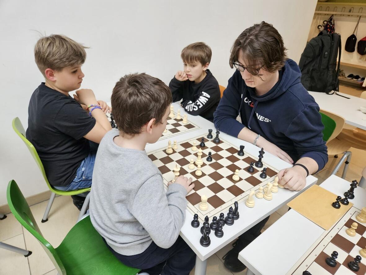 6b8a8a69-89d5-426a-b557-1fb395f342e1