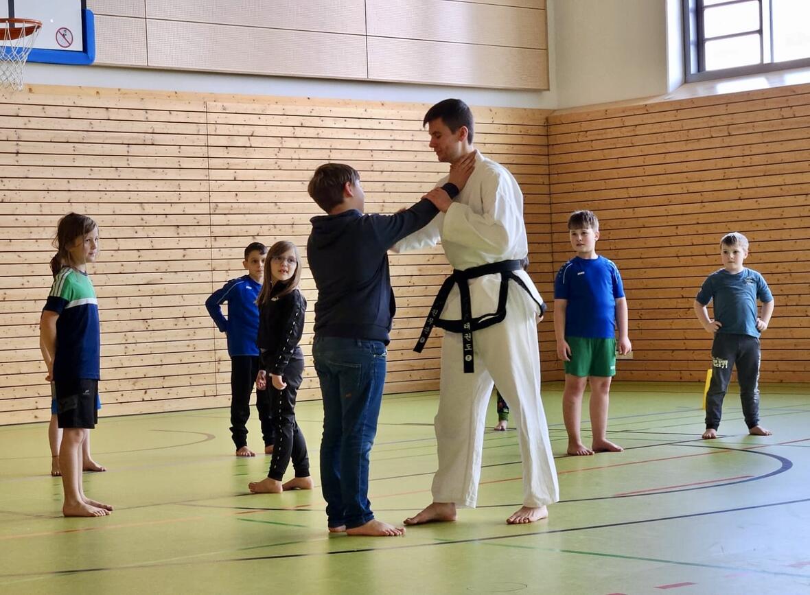 1a48a2382-8d78-4cbf-8bec-32293a3a5b8e