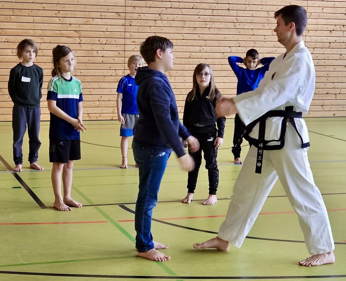 42ea6e99-7720-4974-bc0c-0c84b3f6a63d