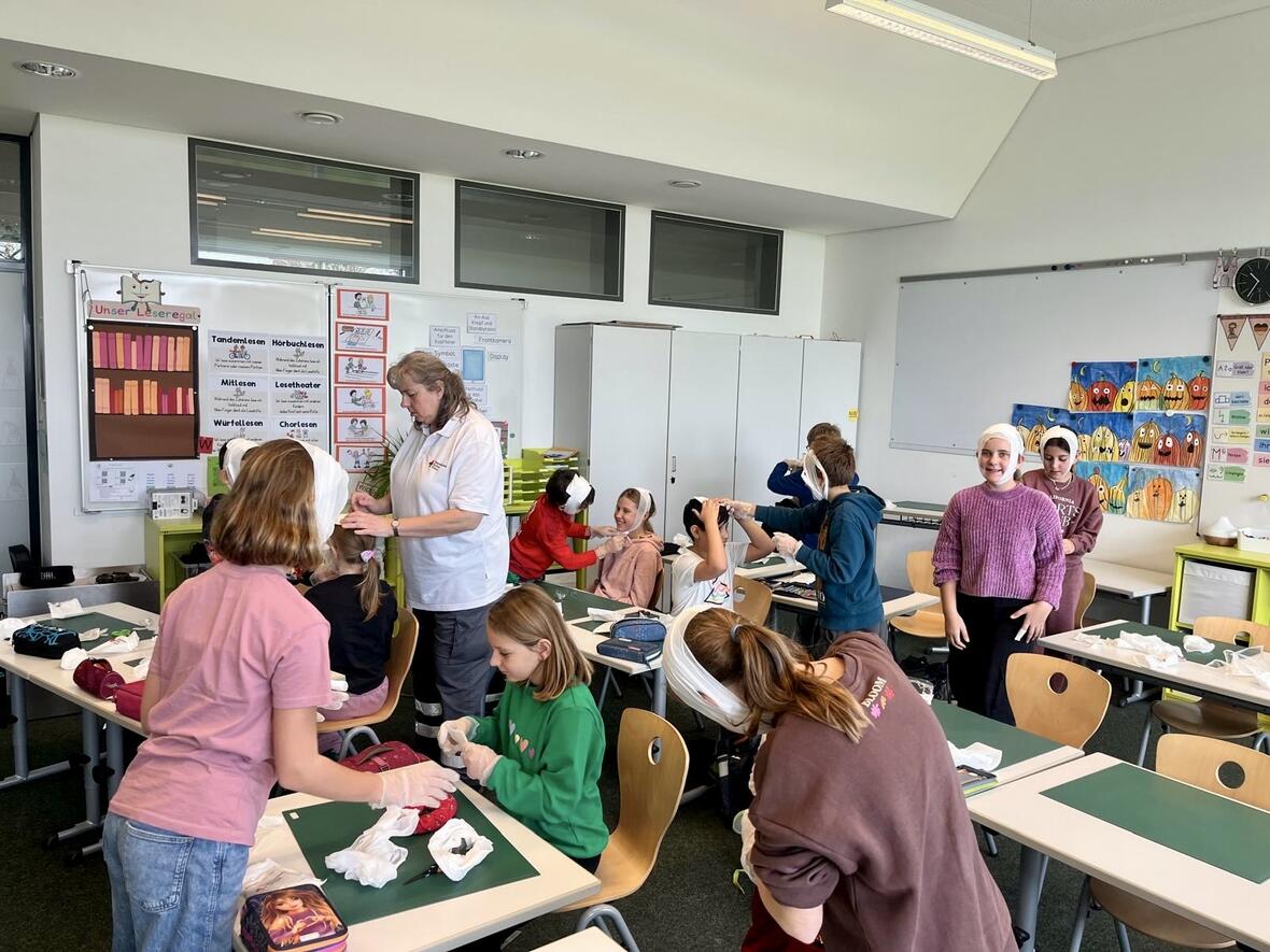 04d16ea15-2925-40d5-a59e-6b8f7884771b