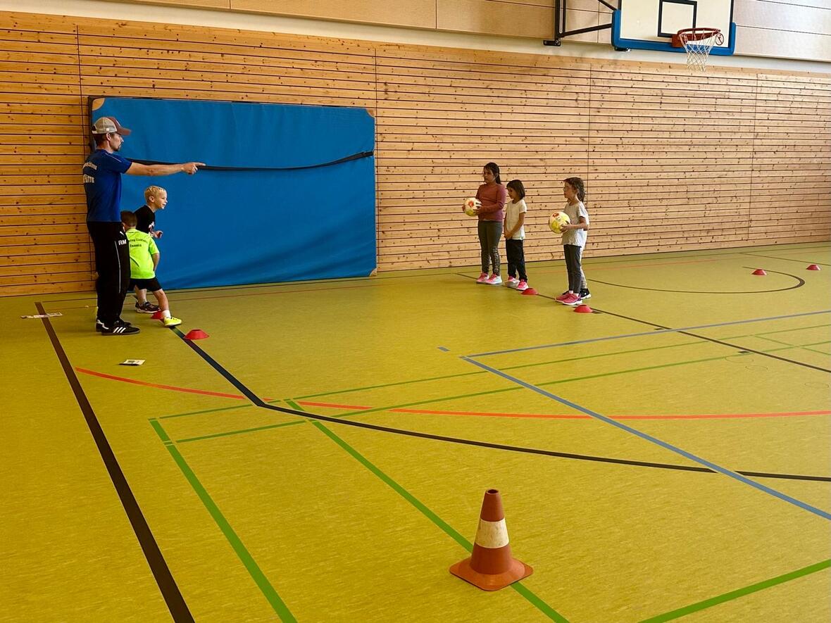 6f41cb9c-a882-4709-bb24-27393321cdc6