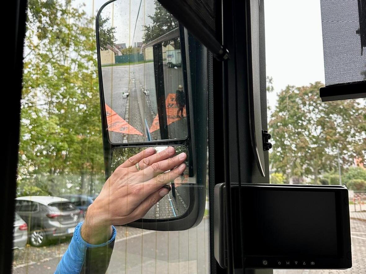 6d01f935-0373-48bd-b295-7b66804eb5e5